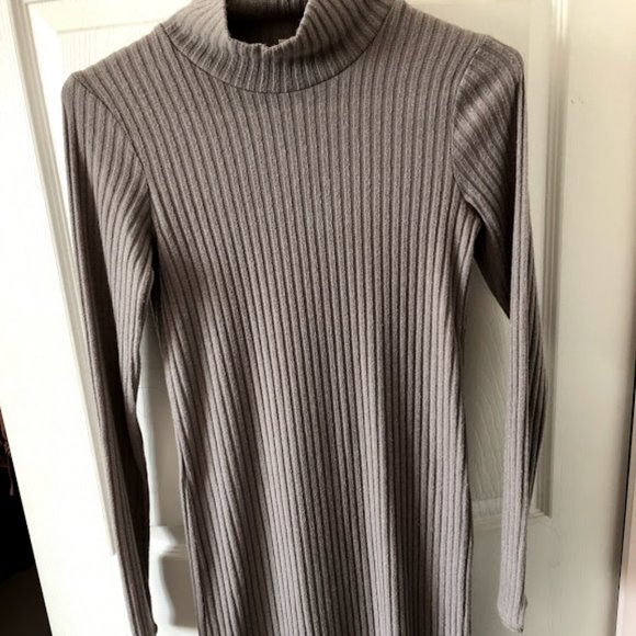 Aritzia Mariel Sweater Dress Size XS - Picture 2 of 2